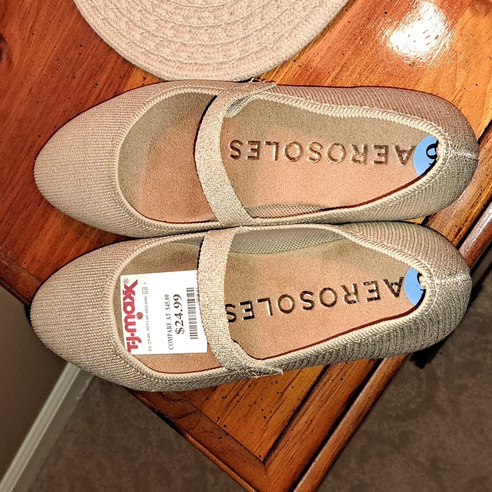 AEROSOLES Women's Beige Loafers